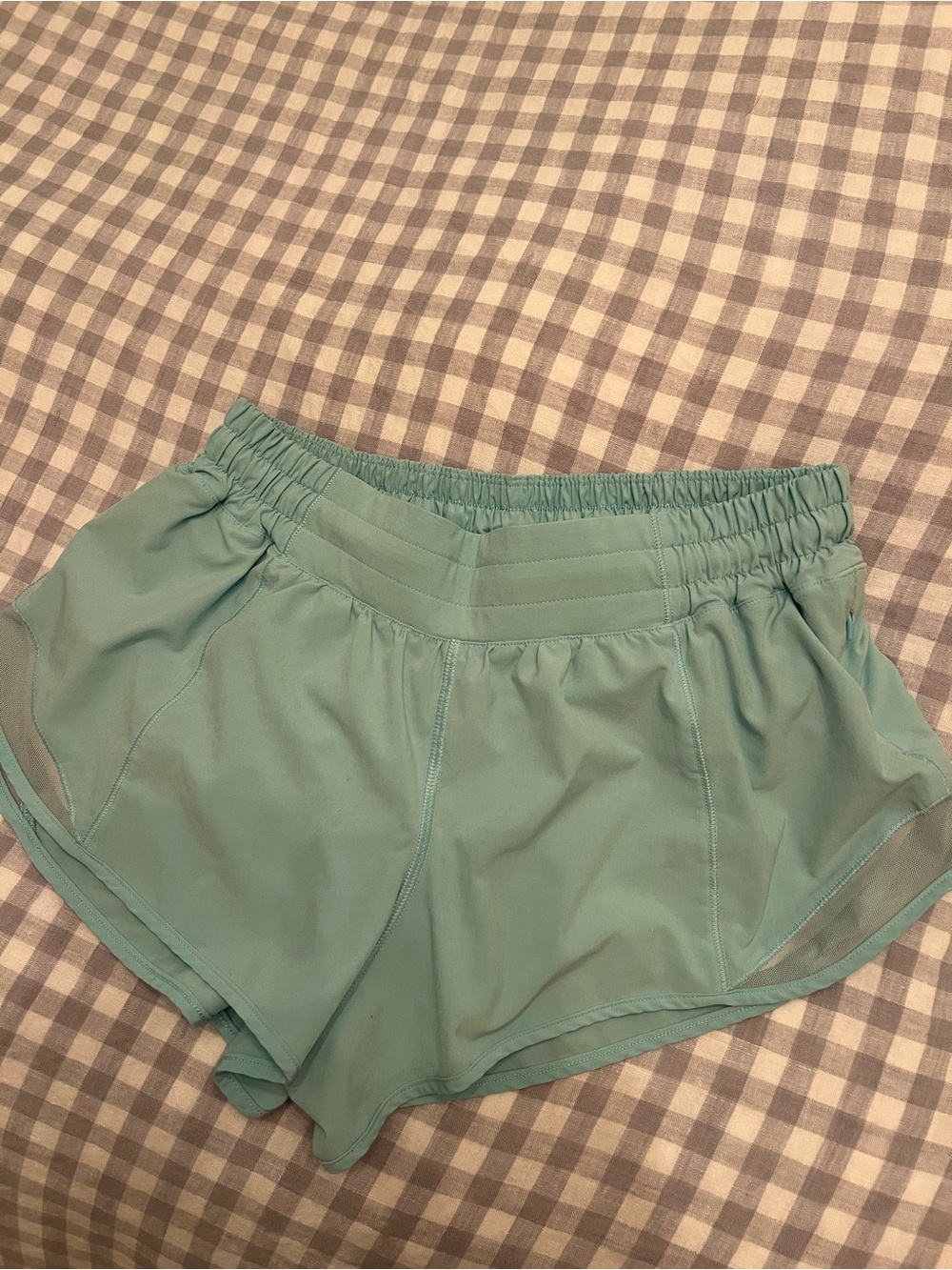 lululemon athletica Hotty Hot Lined Shorts 2.5” - Size 8
